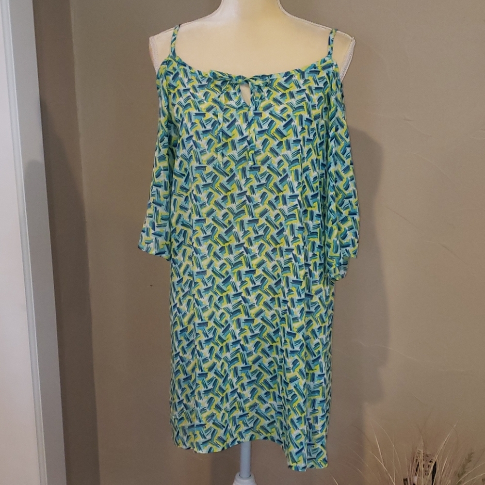Coco + Carmen cold shoulder blouse